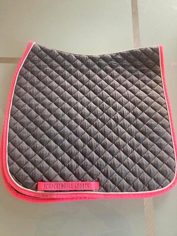 2 zadeldekjes Anky en Schockemohle + 2 sets bandages HV POLO beschikbaar voor biedingen