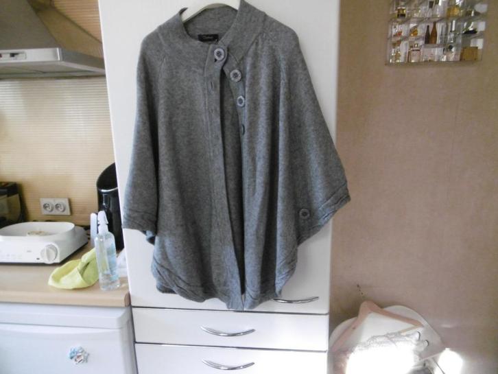 kledij dames trui, cape "diversa"L grijs, Kleding | Dames, Truien en Vesten, Zo goed als nieuw, Maat 42/44 (L), Grijs, Ophalen of Verzenden