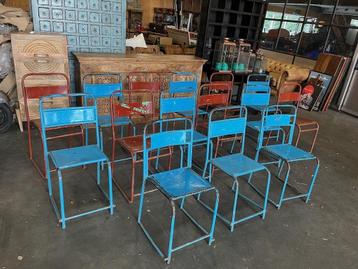 15 Unieke IJzeren stoelen afkomstig uit Indonesie beschikbaar voor biedingen