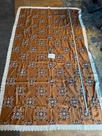 Handgeborduurd tafellaken 128 x 215 cm, Huis en Inrichting, Ophalen, Zo goed als nieuw, Rechthoek, Binnen