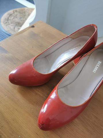 Escarpin Baldini cuir verni rouge beschikbaar voor biedingen