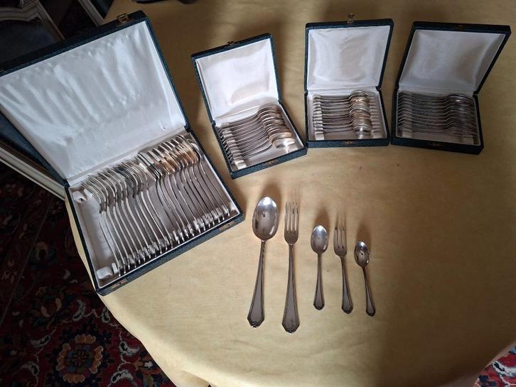 Couverts wiskemann ( 60 pièces), Antiek en Kunst, Antiek | Bestek, Ophalen