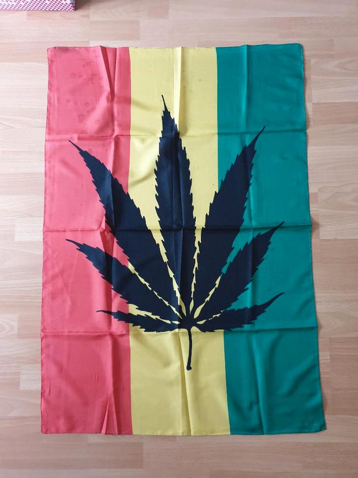 Set van 2 Rasta / Cannabis Vlaggen - Bob Marley Style, Divers, Drapeaux & Banderoles, Comme neuf, Enlèvement ou Envoi