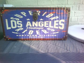 Kist Los Angeles riders. beschikbaar voor biedingen