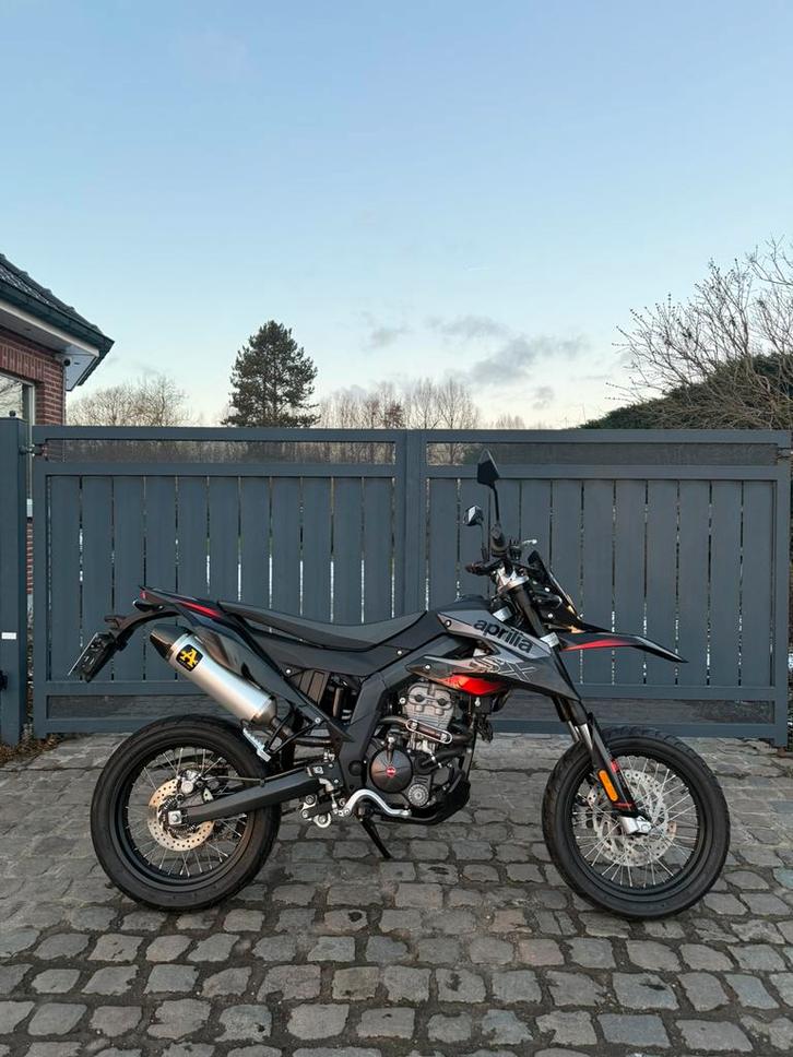 Aprilia SX125 Supermotard *Arrow* *8000km* @AelbrechtMotors, Motoren, Motoren | Aprilia, Bedrijf, SuperMoto, Ophalen