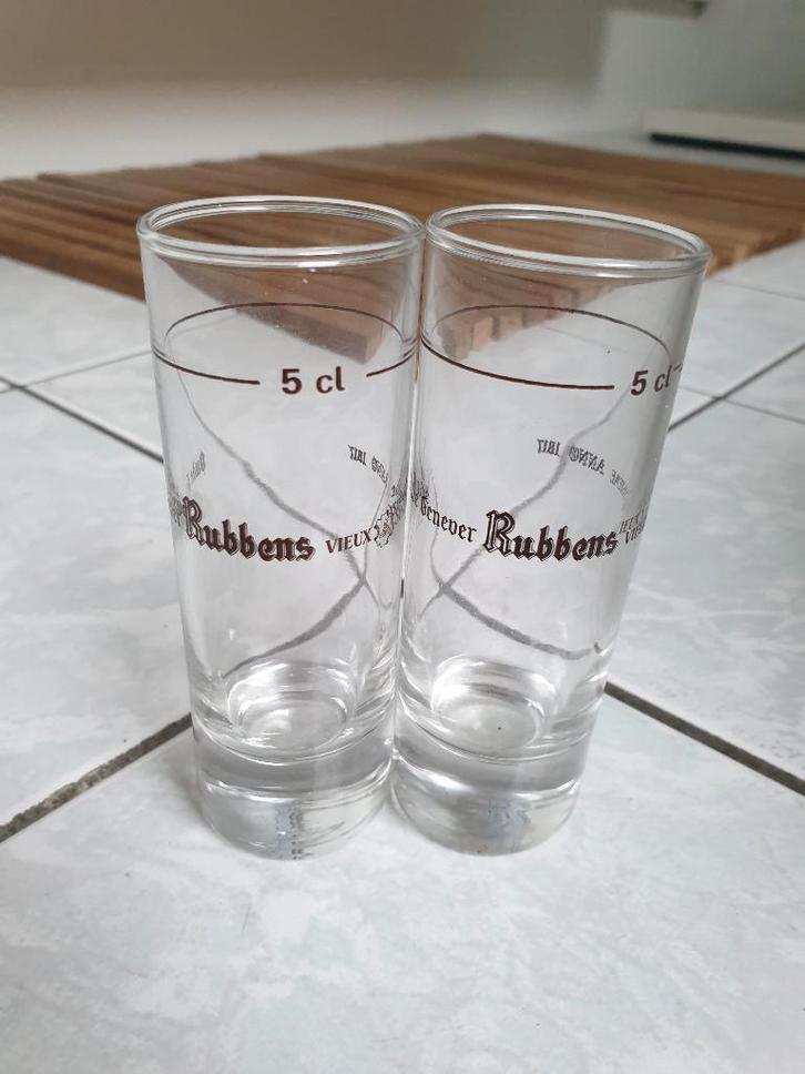 Twee Glaasjes Rubbens, Verzamelen, Glas en Drinkglazen, Gebruikt, Borrel- of Shotglas, Ophalen