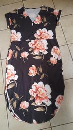 feestkleedje zwart met bloemen mt M, Ophalen of Verzenden, Zo goed als nieuw, Maat 38/40 (M), Zwart