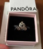 Pandora Disney carrosse Cendrillon, Handtassen en Accessoires, Bedels, Ophalen of Verzenden, Zo goed als nieuw, Goud, Pandora