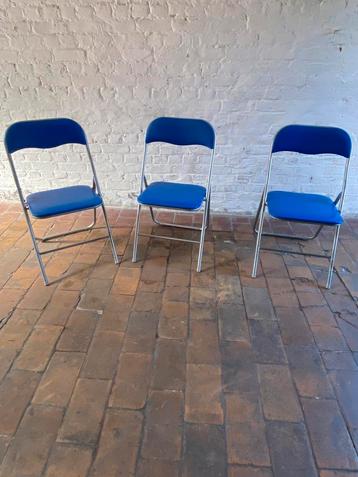 3 klapstoelen  beschikbaar voor biedingen