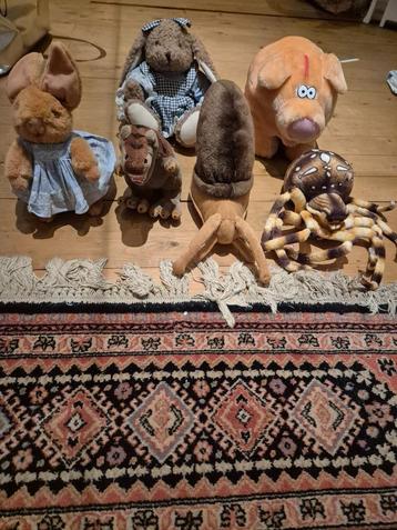 te koop diverse knuffels beschikbaar voor biedingen