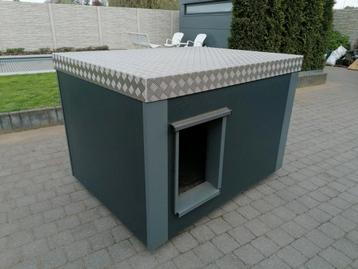 Groot hondenhok beschikbaar voor biedingen