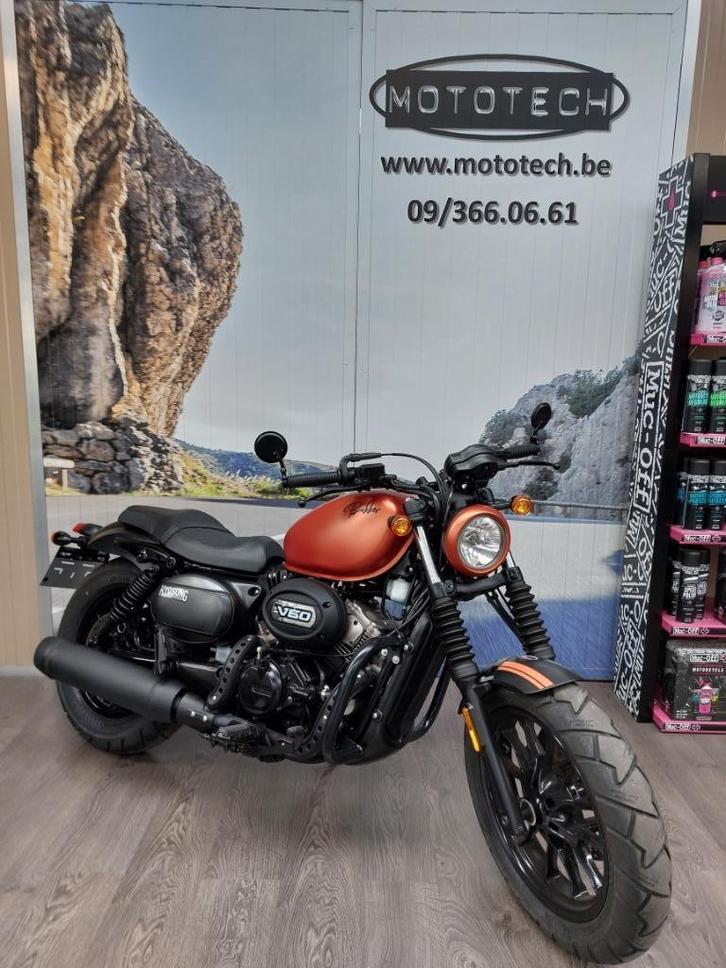 Hyosung  125 Bobber 2023, Motoren, Motoren | Hyosung, Bedrijf, Chopper, 11 kW of minder, 2 cilinders, Minimaal motorrijbewijs A1