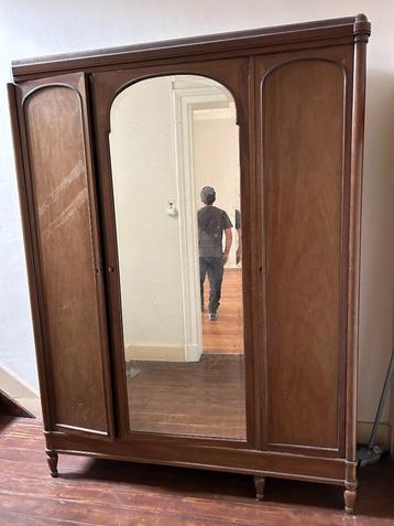 armoire d'entrée ancienne avec miroir