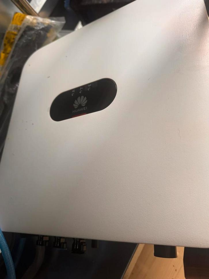 Huawei Solar Omvormer – Zo goed als nieuw, Doe-het-zelf en Bouw, Zonnepanelen en Toebehoren, Zo goed als nieuw, Ophalen