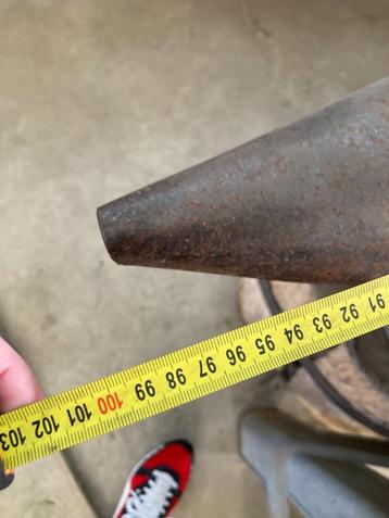 Emclume en metal beschikbaar voor biedingen