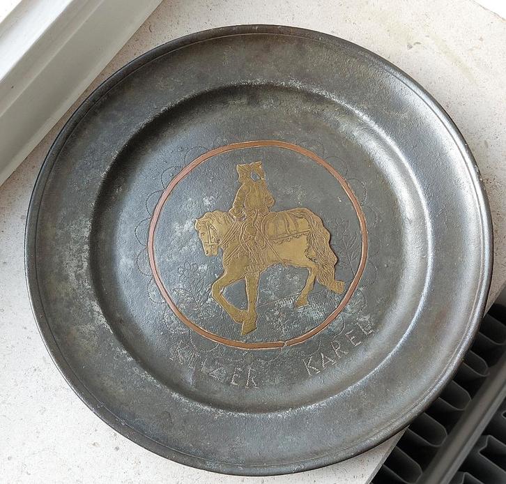 Tinnen bord Keizer Karel, Antiquités & Art, Curiosités & Brocante, Enlèvement