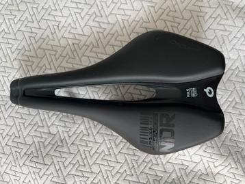 Prologo Dimension NDR 143 zadel beschikbaar voor biedingen