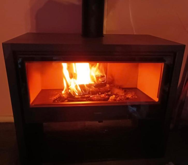 Poêle a bois Allegro écho design, Maison & Meubles, Cheminées, Comme neuf, Enlèvement