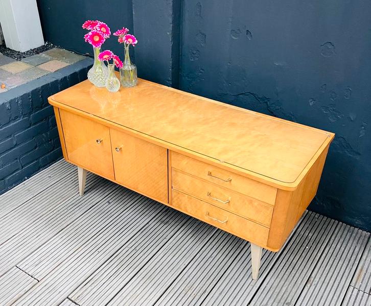 Vintage laag dressoir / tv kast / blond, Huis en Inrichting, Kasten | Dressoirs, Zo goed als nieuw, 100 tot 150 cm, 25 tot 50 cm