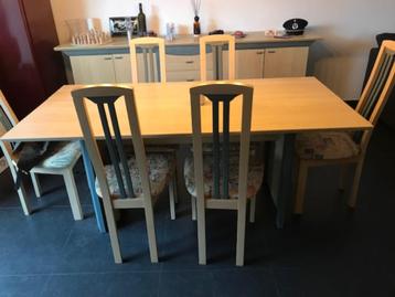 Eetkamer: tafel + 6 stoelen en dressoir  beschikbaar voor biedingen