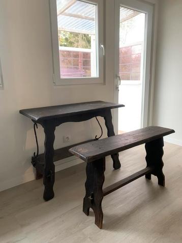 Vintage houten schoolbank beschikbaar voor biedingen