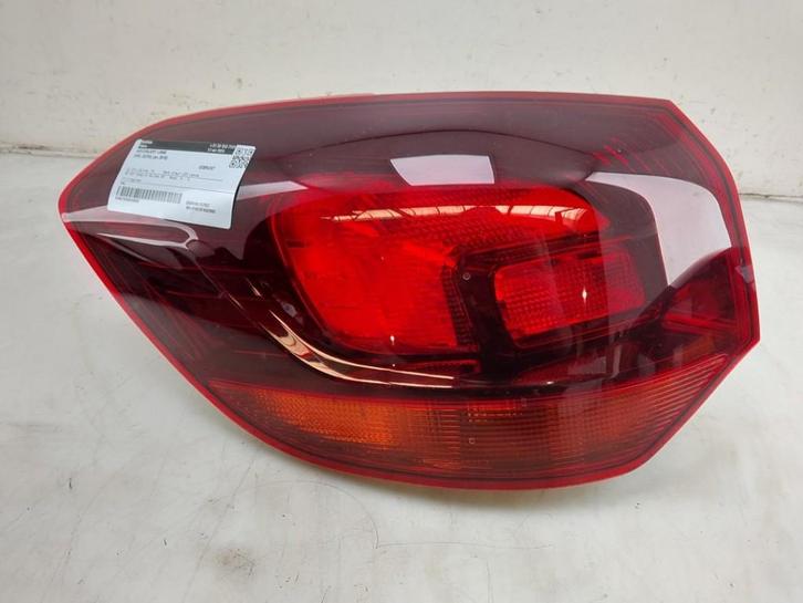 FEU ARRIÈRE GAUCHE Astra J Sports Tourer (PD8 / PE8 / PF8), Autos : Pièces & Accessoires, Éclairage, Opel, Utilisé