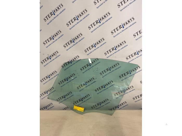 Portierruit 4Deurs links-voor van een Mercedes A-Klasse, Auto-onderdelen, Ruiten en Toebehoren, Mercedes-Benz, Gebruikt, 3 maanden garantie