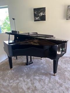 Vleugelpiano KAWAI, Muziek en Instrumenten, Piano's, Zo goed als nieuw, Vleugel, Zwart, Hoogglans, Ophalen