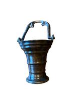 16e eeuwse vergulde tinnen emmer met wijwater., Antiek en Kunst, Ophalen of Verzenden