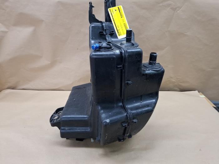 Réservoir Adblue d'un Volkswagen Polo, Autos : Pièces & Accessoires, Systèmes à carburant, Volkswagen, Utilisé, 3 mois de garantie