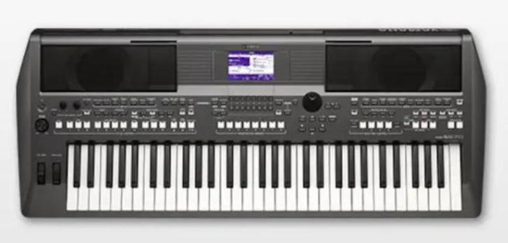 Keyboard Yamaha PSR -S670, Muziek en Instrumenten, Keyboards, Zo goed als nieuw, 61 toetsen, Yamaha, Aanslaggevoelig, Met standaard
