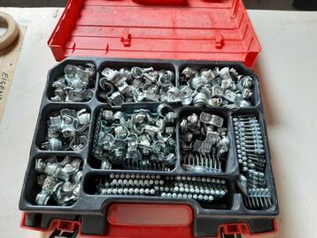 HILTI assortiment beugels en nagels, Enlèvement