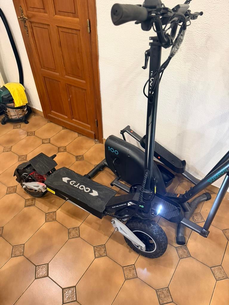 Trottinette électrique OOTD D10 -  (achat en Août 2025), Fietsen en Brommers, Steps, Zo goed als nieuw, Ophalen of Verzenden