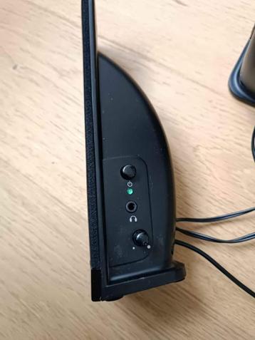 Kleine USB-luidsprekers met voeding beschikbaar voor biedingen