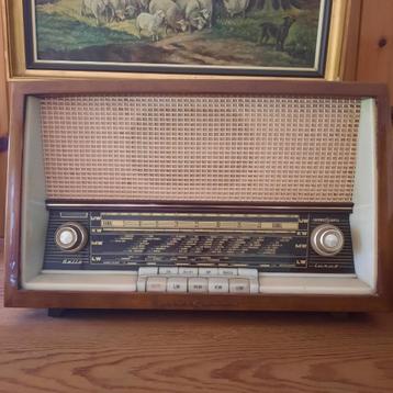 Vintage  Radio Loewe Opta beschikbaar voor biedingen
