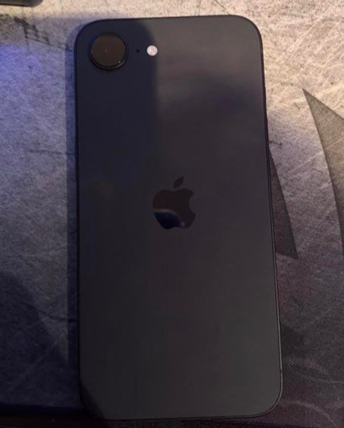 Iphone 16e acheter janvier 2026 parfaite etat neuf, Télécoms, Téléphonie mobile | Apple iPhone, Neuf, Enlèvement ou Envoi, Sans abonnement