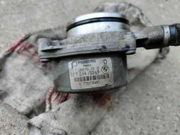 Vacuumpomp BMW 3 / 5 / X3 / X5 serie E46 E39 E60 E83 E53  M4 beschikbaar voor biedingen