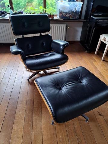 Lounge Chair en Ottoman naar design van Eames beschikbaar voor biedingen