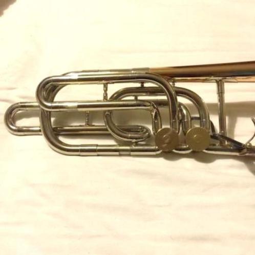 BAS TROMBONE, Muziek en Instrumenten, Blaasinstrumenten | Trombones, Zo goed als nieuw, Bas, Met koffer, Ophalen