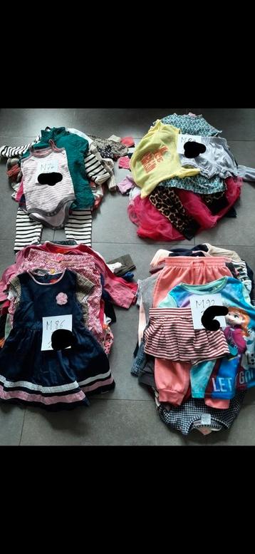 300  kinderkleding alle maten . 1€/st of 200 € alles beschikbaar voor biedingen