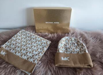 Michael Kors Muts & Sjaal – Nieuw – Beige

 beschikbaar voor biedingen