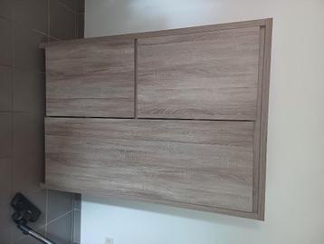 Dressoir kast beschikbaar voor biedingen