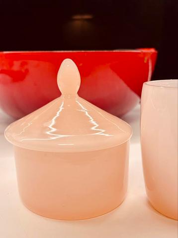 Badkamer setje vintage pastelroze melkglas beschikbaar voor biedingen