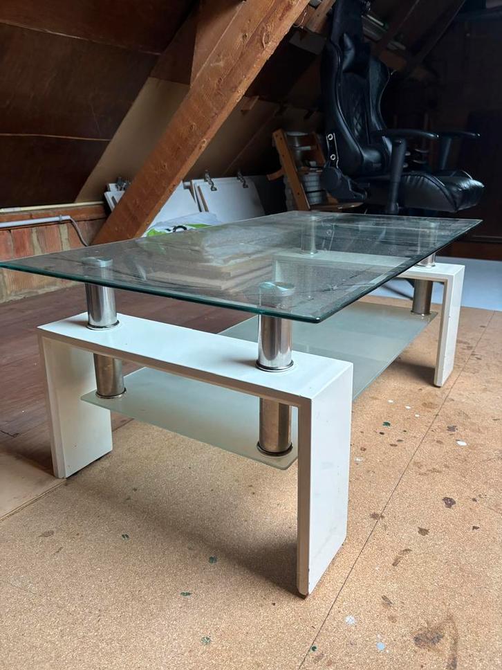 Moderne glazen salontafel – met gebruikssporen, Huis en Inrichting, Tafels | Salontafels, Zo goed als nieuw, Glas, Ophalen