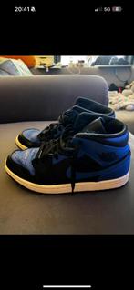 Donker blauwe Jordans, Kleding | Heren, Schoenen, Blauw, Ophalen of Verzenden, Sneakers, Gedragen