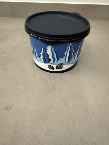 Boîte Tupperware beschikbaar voor biedingen