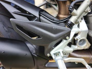 Pare-talon carbone Ducati Streetfighter V2 
