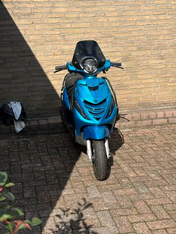 Piaggio zip 2011 80cc brom full option beschikbaar voor biedingen