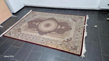 trés jolie tapis flora horasan dimensions :230 cm x165cm pro