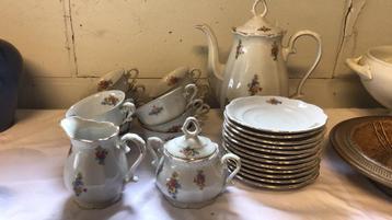 Oud koffieservices beschikbaar voor biedingen